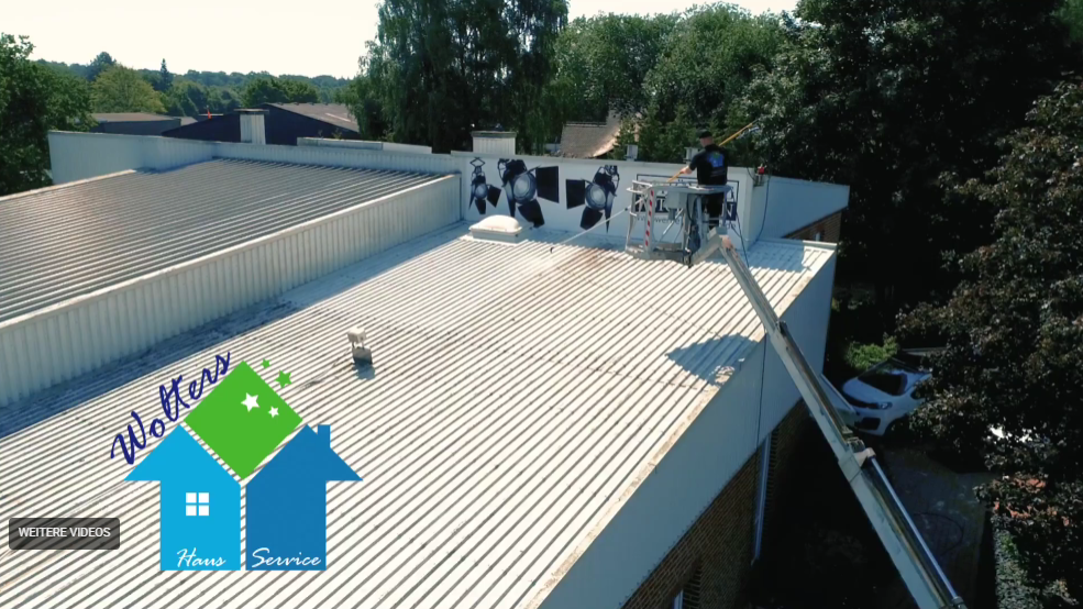 Video starten: Fachgerechte Dachreinigung Geeste